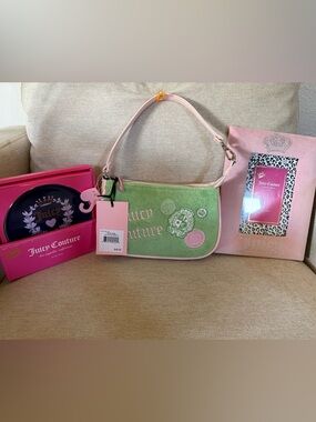 Beautiful JUICY COUTURE RETRO GREEN JUICY GIRL ROLL WRISTLET W FREE GIFTS💚